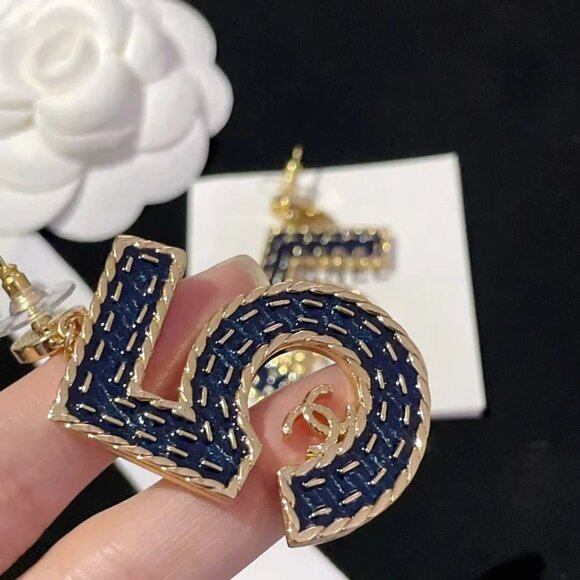 🤓🌛Model Name - CHANEL CC Handmade Gold Coin Denim Filigree Pendant 5 Earrings - Picture 6 of 6